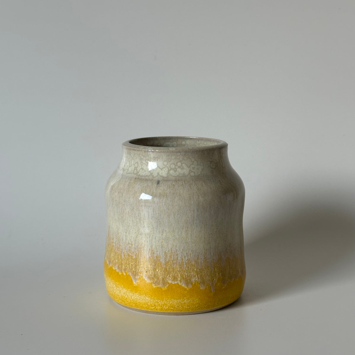 Gul sommervase