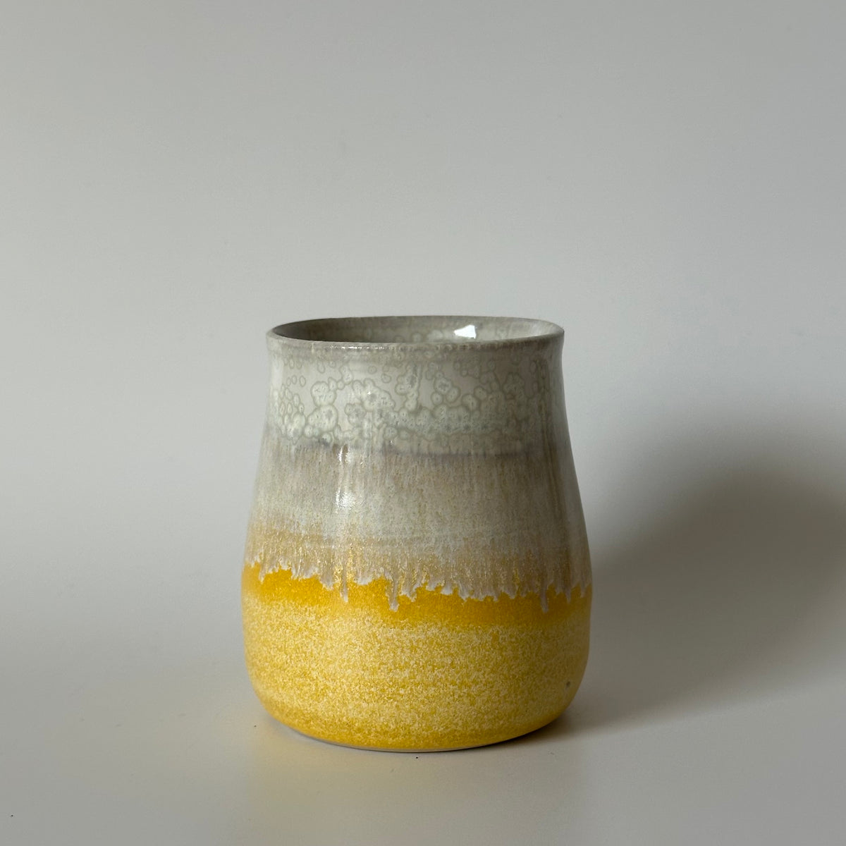 Gul sommervase
